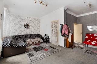 Droomt u van wonen in het hart van Gent, op wandelafstand van de historische binnenstad en vlak bij de Coupure? Dan is dit veelzijdige...