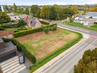 Bouw je droomwoning op een toplocatie! Op een prachtige locatie bevindt zich deze bouwgrond van 1.010 m², ideaal voor een open bebouwing.De grond...