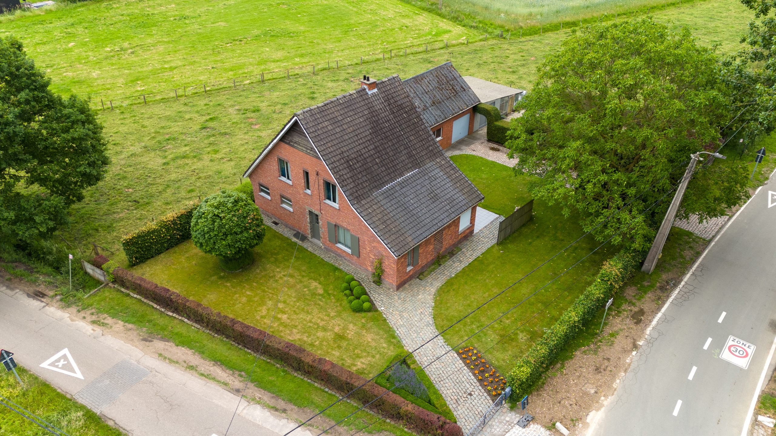 Unieke eigendom met weiland en garage op 3820 m² op TOP-ligging - foto 4