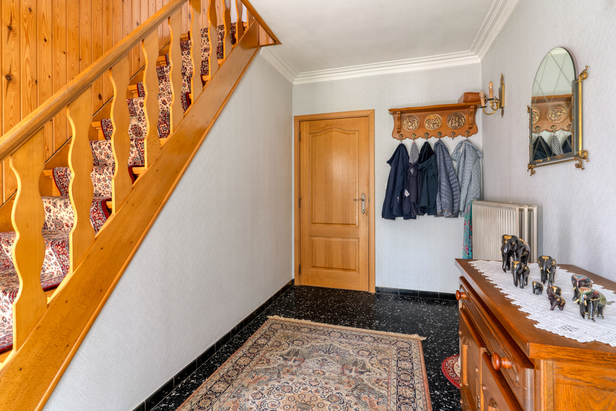 Ideaal gelegen open bebouwing met gekoppelde garage op een mooi grondstuk van 725m² - foto 4