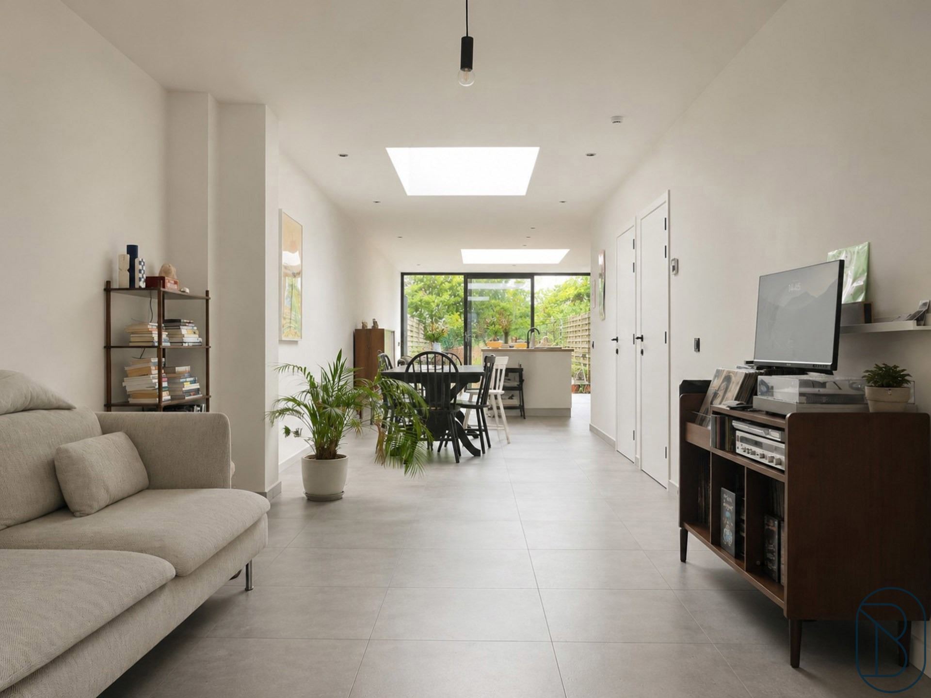Volledig gerenoveerde woning met 3slpk, tuin en uitweg! - foto 5