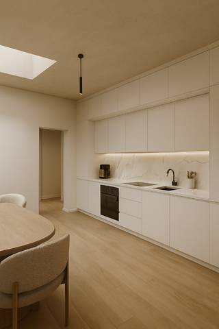 Op deze rustige ligging nabij de Heide te Waasmunster bieden we deze prachtige totaalrenovatie aan.Op het gelijkvloers hebben we vooraan een ruime...