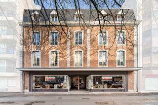 Situé à deux pas de la place du Monument à Spa, cet ancien hôtel des années 1920-1930, aujourd’hui aménagé en salle de danse, se distingue par...