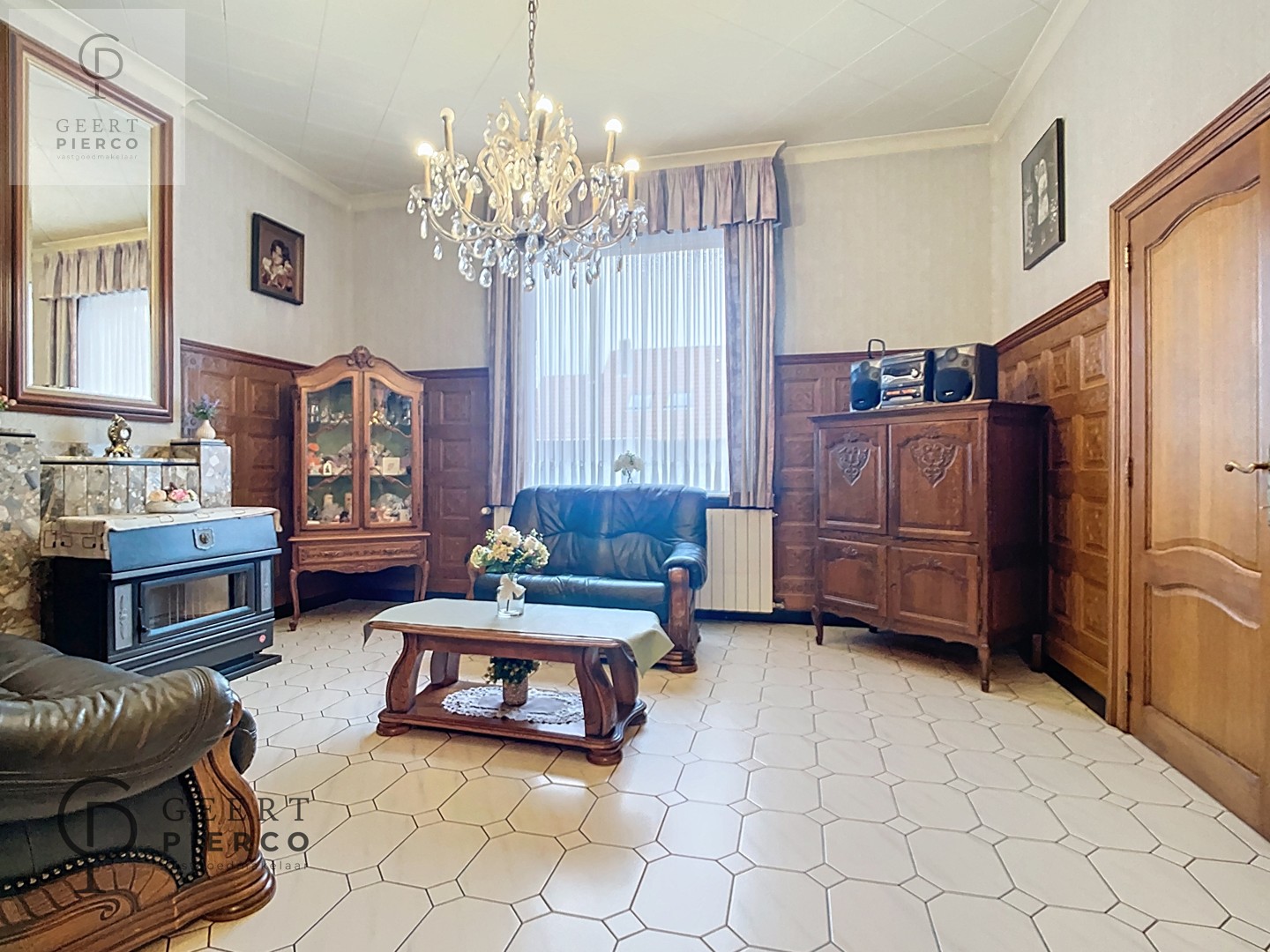 Karaktervolle hoeve met loods op een perceel van 16a76ca. - foto 4