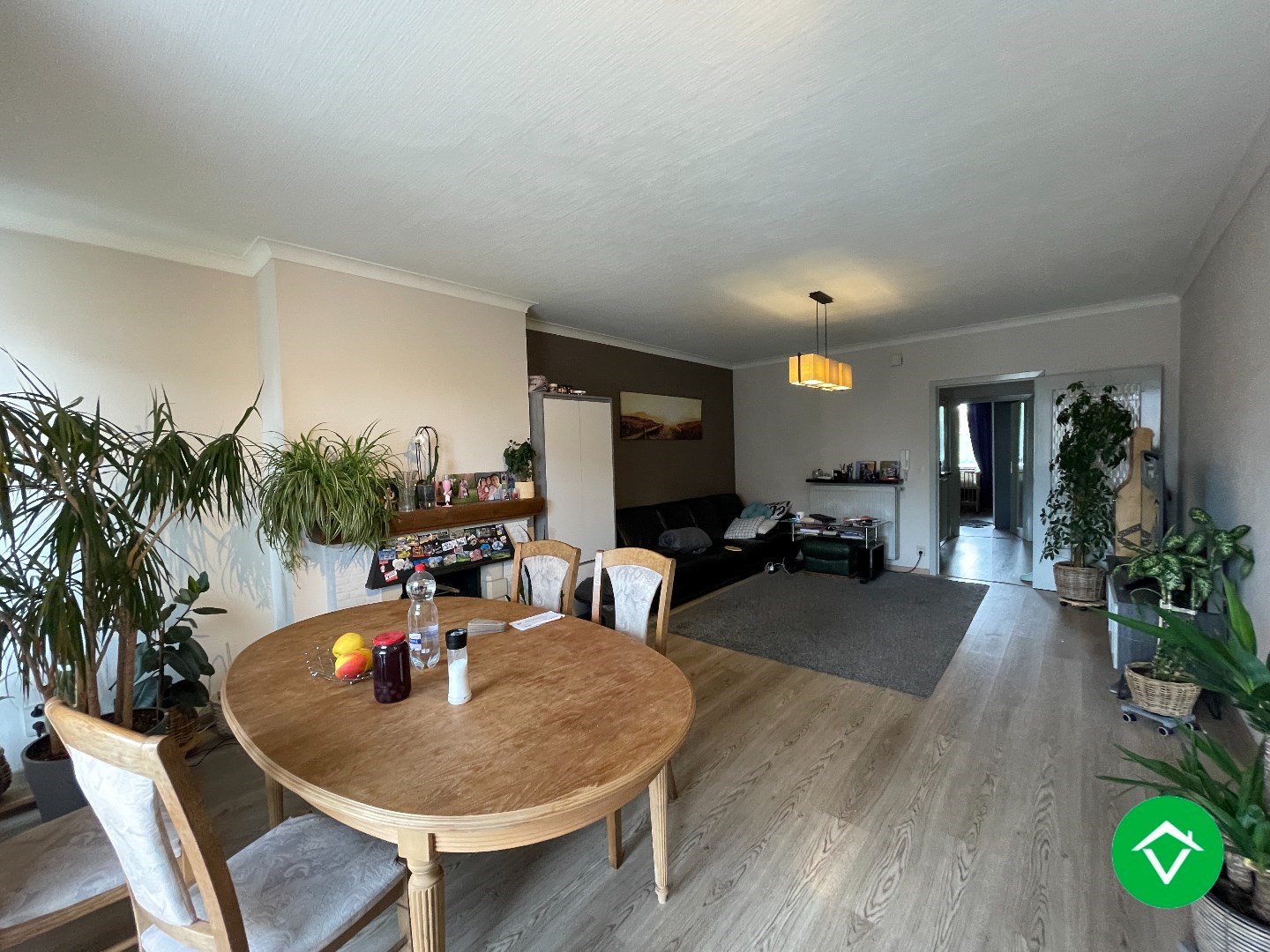 Centraal gelegen appartement met 2 slaapkamers en garage te Roeselare - foto 2