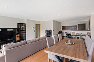 Op zoek naar een verzorgd appartement met alle comfort?Dan is deze unieke opportuniteit ongetwijfeld wat u zoekt!Dit lichtrijk appartement is gelegen...