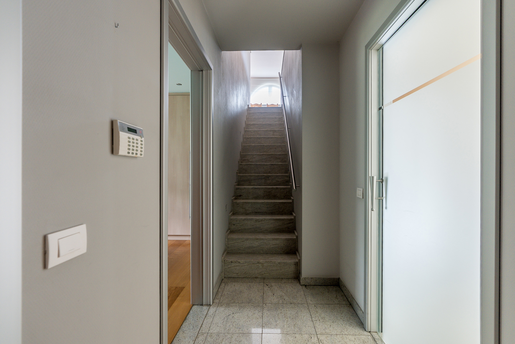Ruime woning met uitzonderlijke mogelijkheden. - foto 5