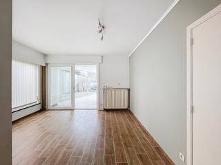 La maison a été entièrement rénovée en 2012 et a été entretenue avec soin depuis. Grâce à un score énergétique C, il offre un bon équilibre...