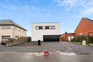 Deze moderne instapklare woning ligt in een rustige, doodlopende straat, ideaal voor wie op zoek is naar een combinatie van rust en...