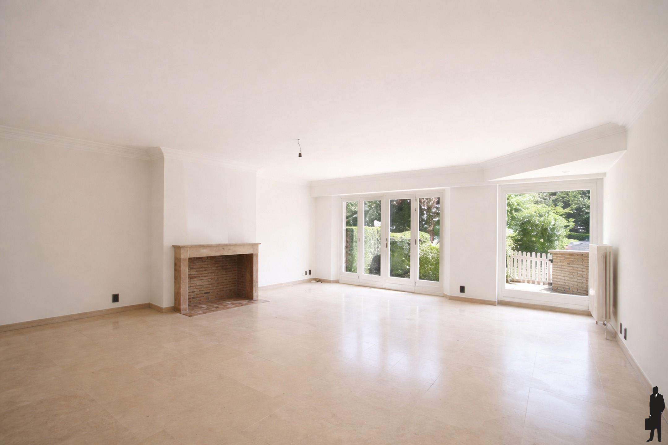 In het centrum van Brasschaat een gelijkvloers appartement ca. 180m², met terras, tegenover het park! - foto 2