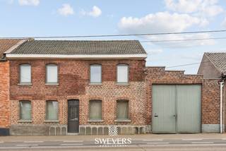 Voor meer info en foto’s, surf naar www.swevers.be – Op een gunstige ligging tussen Sint-Truiden en Tienen en vlak bij het centrum van...