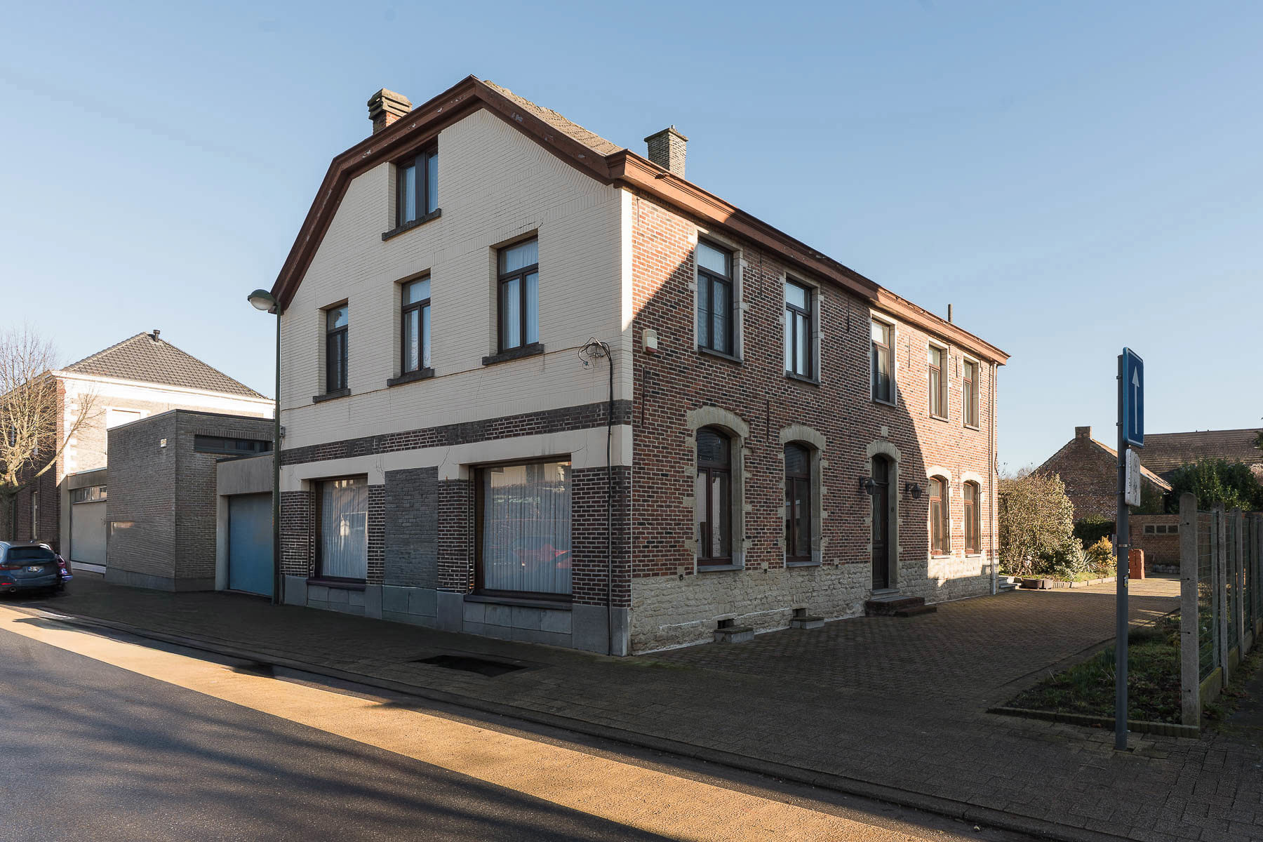 Prachtige authentieke en ruime villa met enorm potentieel - foto 1