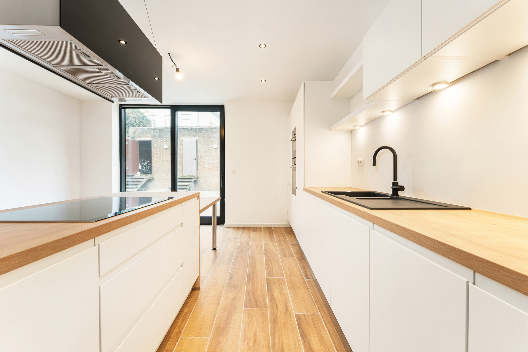 Gerenoveerd APPARTEMENT met GROOT TERRAS en 2 SLK! - foto 5