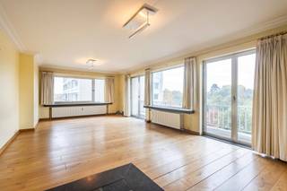 TE KOOP IN AALSTOntdek dit uitzonderlijk ruim appartement van maar liefst 197 m², gelegen op de 4e verdieping van een verzorgd gebouw aan de...