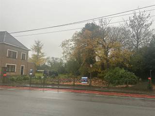 Kriebelt het bij jullie om jullie eigen droomwoning te bouwen???Dit is jullie kans!!Bouwgrond LOT 2 voor het oprichten van ééngezinswoningen in open...