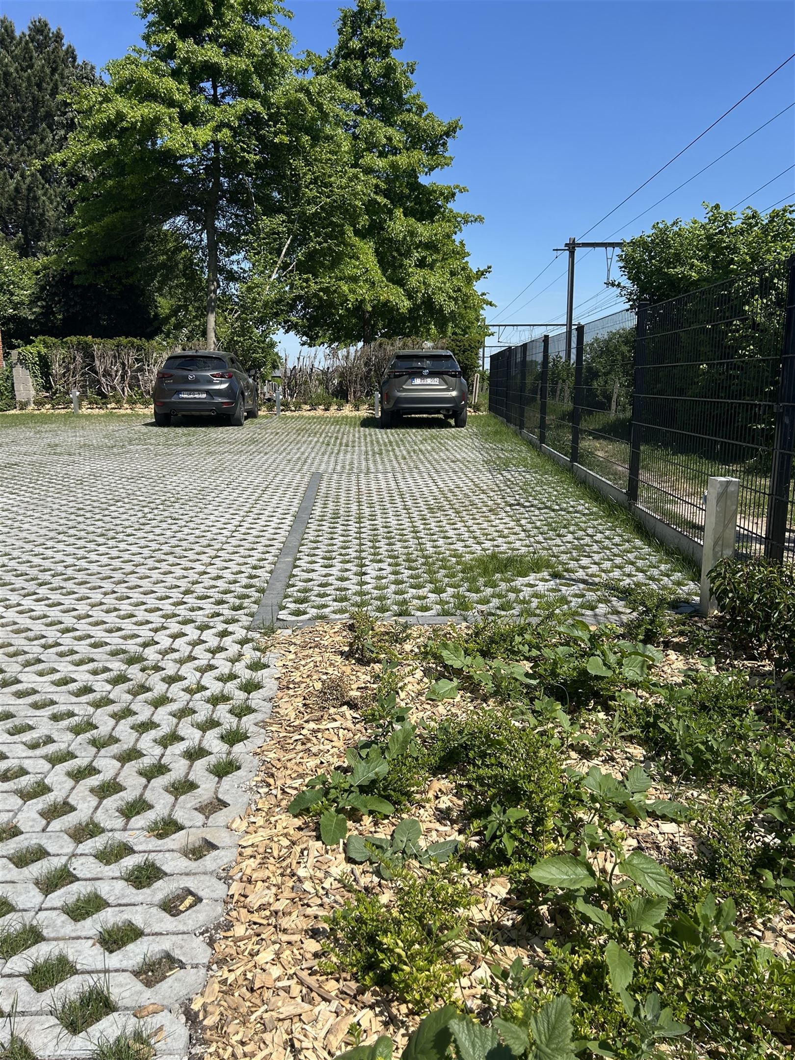 Afgesloten staanplaatsen met mogelijkheid tot elektrisch laden - foto 4