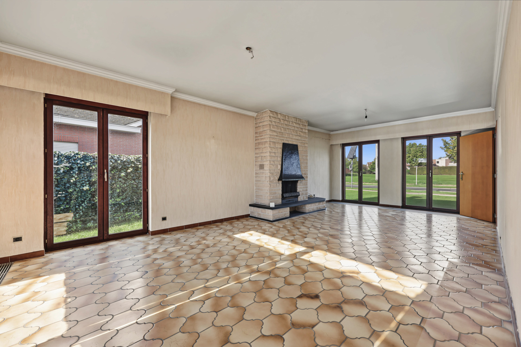 Te renoveren laagbouwwoning op een zonrijk perceel van ca 1.063m² op wandelafstand van het centrum van Rijkevorsel. - foto 4