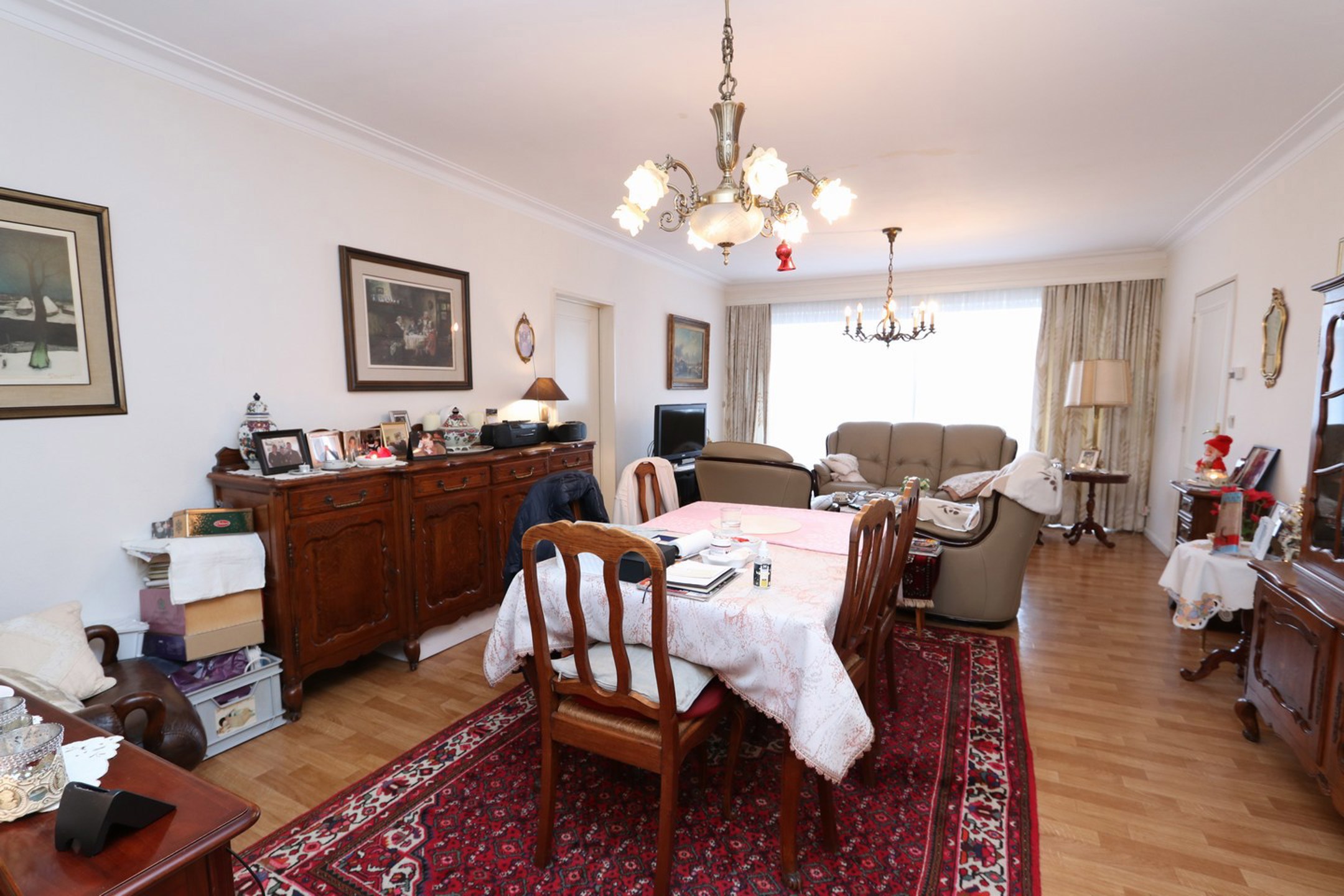 Lichtrijk 2-slpk-app. en terras in centrum van Beveren  - foto 3