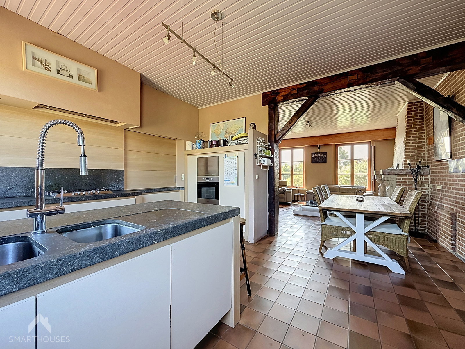 Karaktervolle hoeve met schuur en loods op 25.204 m² - foto 4