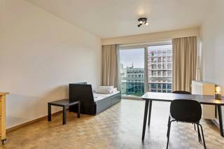 Deze gerenoveerde en bemeubelde studio bevindt zich op de 5e verdieping met prachtig zicht over Antwerpen. In de directe nabijheid van deze...