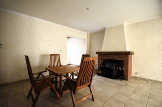 Deze  rijwoning in Zwijndrecht is uitstekend gelegen in een rustige straat, op wandelafstand van winkels, scholen en tram 3, die je in slechts...