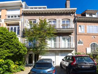 Idéalement situé dans un environnement résidentiel recherché, à proximité des commerces, transports, écoles et du parc Montjoie, ce...