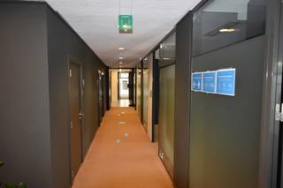 Kantoorruimte te huur in het hart van het Europees district in Brussel. Zeer makkelijk bereikbaar met het openbaar vervoer (metro Kunst-Wet). Vlakbij Frère-Orban Square en het Warandepark. Goederenlift aanwezig.<br /><br />Oppervlakte beschikbaar tussen 436 m² en 1.093 m².<br />Parking binnen beschikbaar (1/150m²).<br />Archieven beschikbaar.