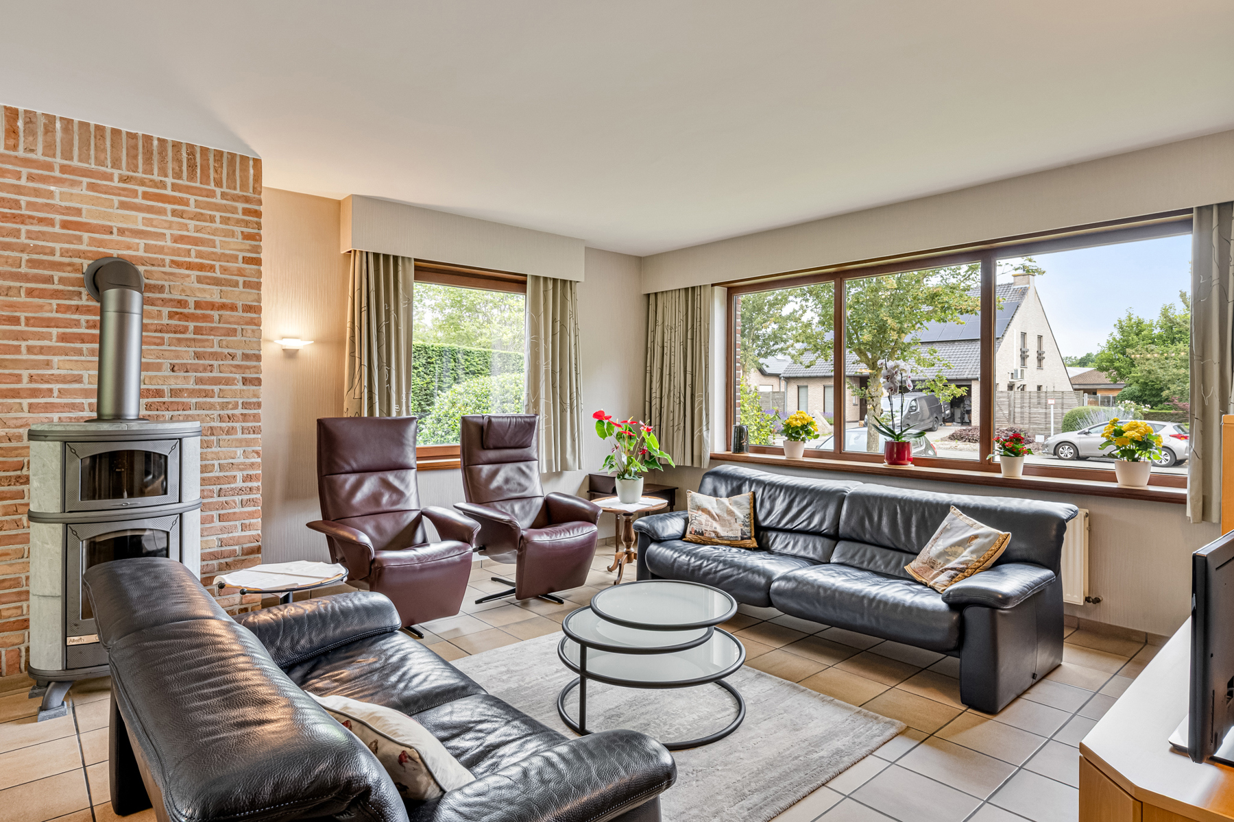 TE KOOP: ruime woning met 5 slaapkamers, tuin en atelier - foto 4