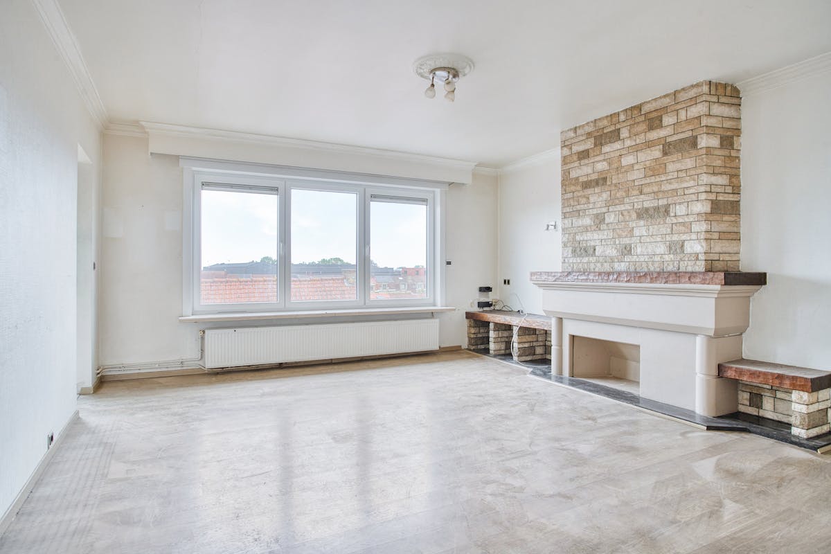 Two-bedroom apartment to be refurbished and equipped with a car park in Ypres - photo 3