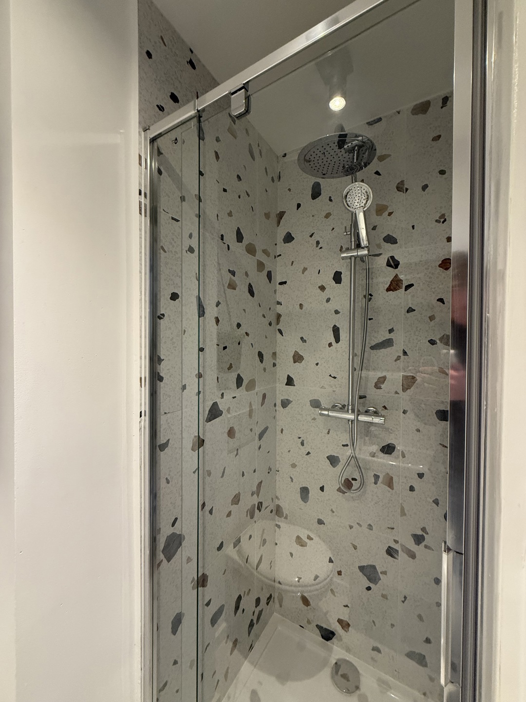 Fijne lichtrijke studio vlakbij de Bourgoyen - foto 4