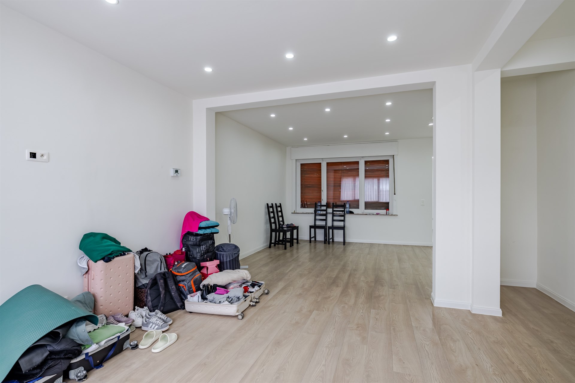 Deels gerenoveerde woning met drie slaapkamers te Erembodegem - foto 4