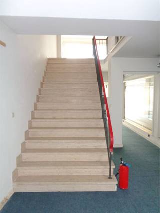 Grote winkelruimte met een totale oppervlakte van ca. 513 m² te huur, gelegen te Aalst op de Moorselbaan.De Moorselbaan staat gekend voor zijn erg...