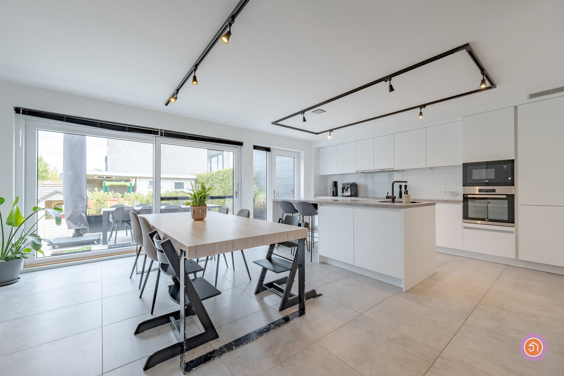 Halfopen nieuwbouwwoning in een rustige woonwijk - foto 5