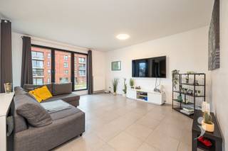 Op het Heldenplein in Boortmeerbeek bevindt zich dit instapklare appartement op de eerste verdieping van een recent gebouw (2021).Met een bewoonbare...