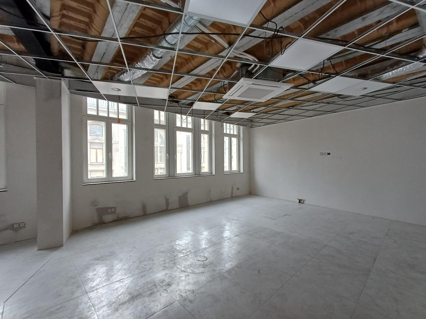 Commercial for rent in Antwerp - photo 2