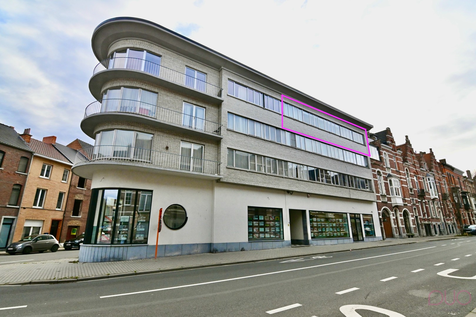 Centraal gelegen instapklaar appartement met drie slaapkamers en terras - foto 2