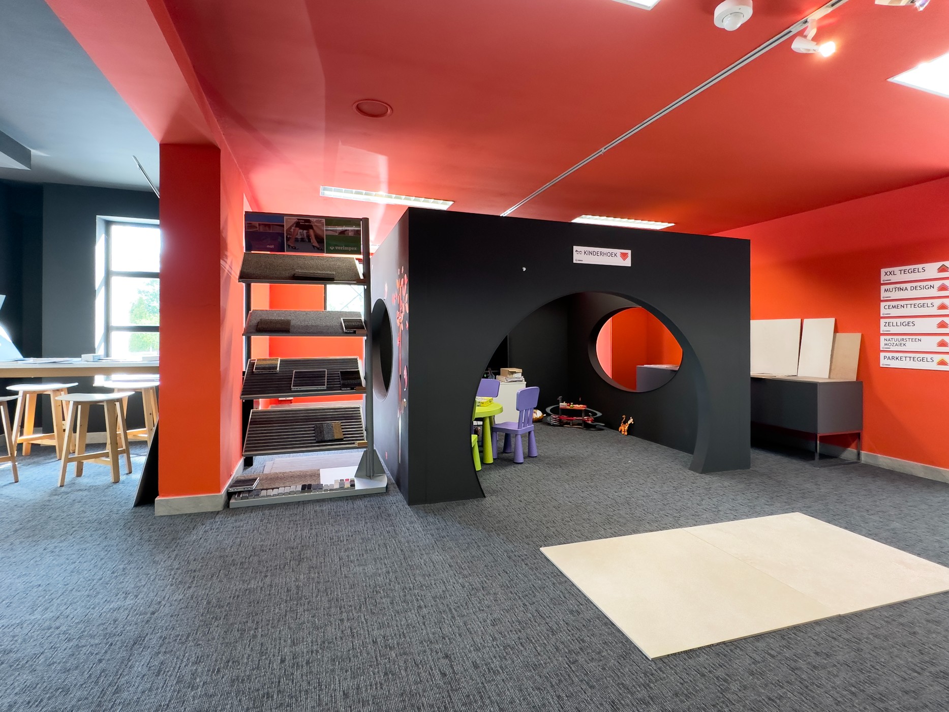 Ruime kantoorruimte 858m² op een topligging en met visibiliteit te huur in Merelbeke - foto 3