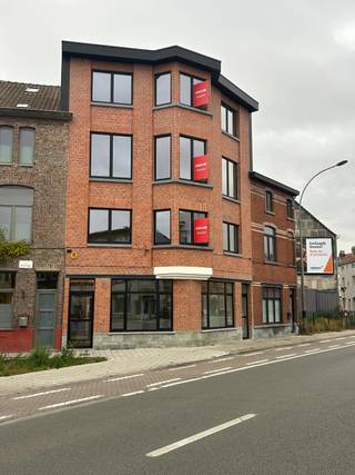 Volledig gerenoveerd hoekgebouw met één studio en drie één-slaapkamerappartementenEPC-score: AMobi-score: 9,1/10Op de hoek van de Bellefleurstraat en...