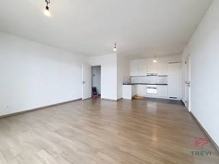 EVERE, in een rustige woonwijk, vlakbij de NAVO, de hoofdwegen, het openbaar vervoer en alle voorzieningen, mooi appartement met een...