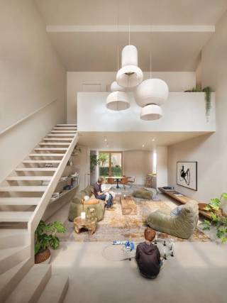 Dit duplexappartement op de tweede verdieping maakt deel uit van De Scholier , een bijzonder renovatieproject in het hart van Lier waar historisch erfgoed en hedendaags wooncomfort harmonieus samenkomen. De combinatie van ruimte, licht en een doordachte indeling maakt dit appartement ideaal voor wie op zoek is naar iets extra’s.<br /><br />Met een bewoonbare oppervlakte van 119,5 m² en een ruim terras van 28,72 m² biedt deze duplex een aangename woonbeleving, zowel binnen als buiten.<br /><br /> Indeling &amp; troeven <br />- Ruime en lichtrijke leefruimte met open keuken<br />- Twee volwaardige slaapkamers, verdeeld over twee niveaus voor extra privacy<br />- Moderne badkamer met inloopdouche<br />- Praktische berging/wasplaats<br />- Aangenaam terras met optimale oriëntatie, ideaal om te ontspannen of gasten te ontvangen<br />- Duplexindeling die zorgt voor een duidelijk onderscheid tussen leef- en slaapgedeelte<br /><br />Het appartement is afgewerkt met kwaliteitsvolle materialen en voldoet aan de hedendaagse normen op vlak van energiezuinigheid en comfort, met geothermische warmtepomp, vloerverwarming met passieve koeling en ventilatiesysteem D.<br /><br />Dankzij de centrale ligging in Het Academisch Kwartier woon je hier op wandelafstand van winkels, horeca, cultuur, openbaar vervoer en het stadspark.
