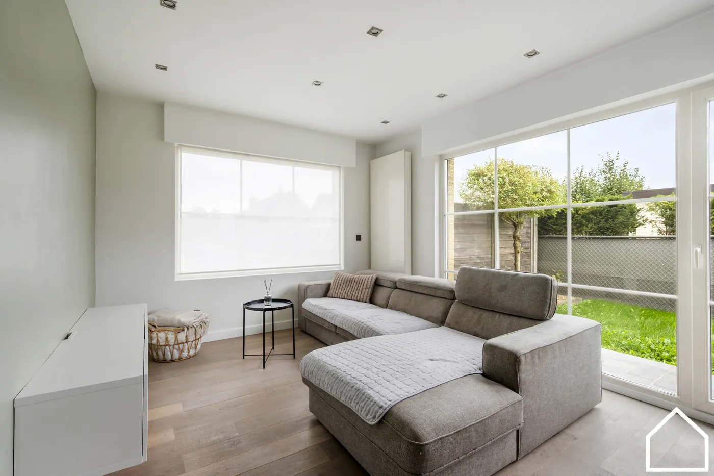 GELIJKVLOERSE WONING MET 3 SLPKS, GARAGE EN TUIN - foto 3
