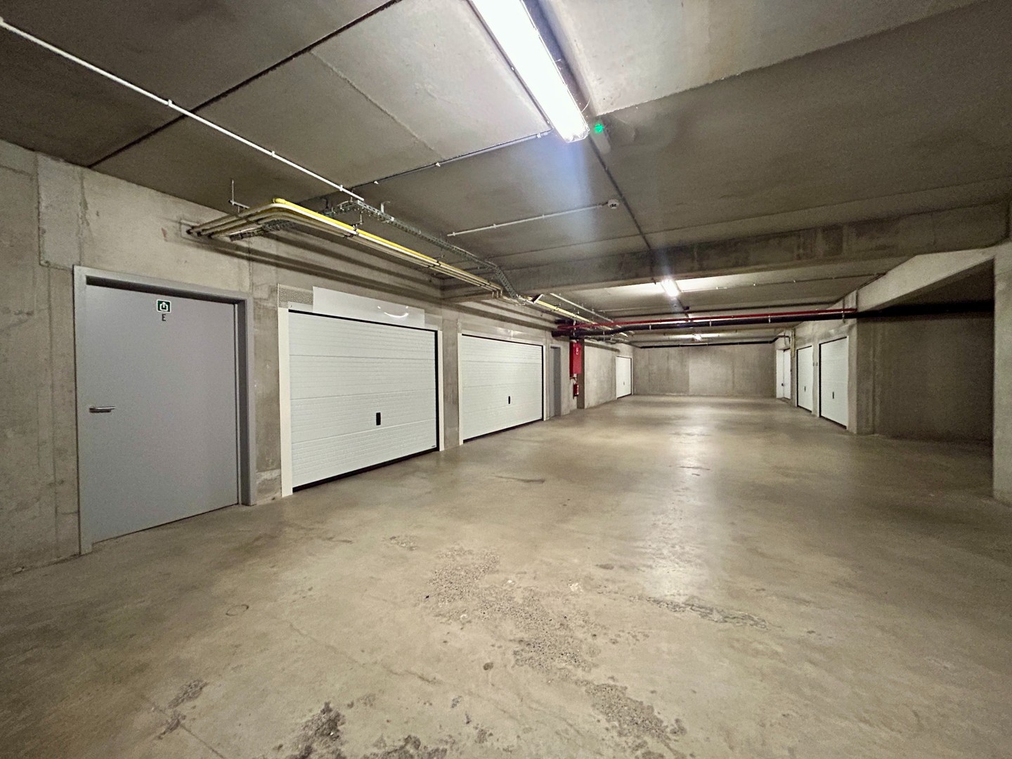 Kelderberging in residentie Conincklijke Passage te centrum Roeselare! - foto 2