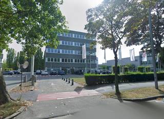 Gelegen op een vlot bereikbare locatie in Anderlecht, langs de Paapsemlaan, bieden wij deze recent gerenoveerde kantoorruimtes te huur aan. Het...