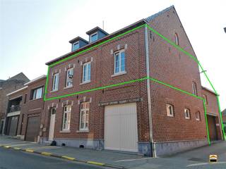 Instapklaar appartement met ruim terras en carport op centrumlocatie Dit appartement treffen we aan op de eerste verdieping van een kleinschalige...