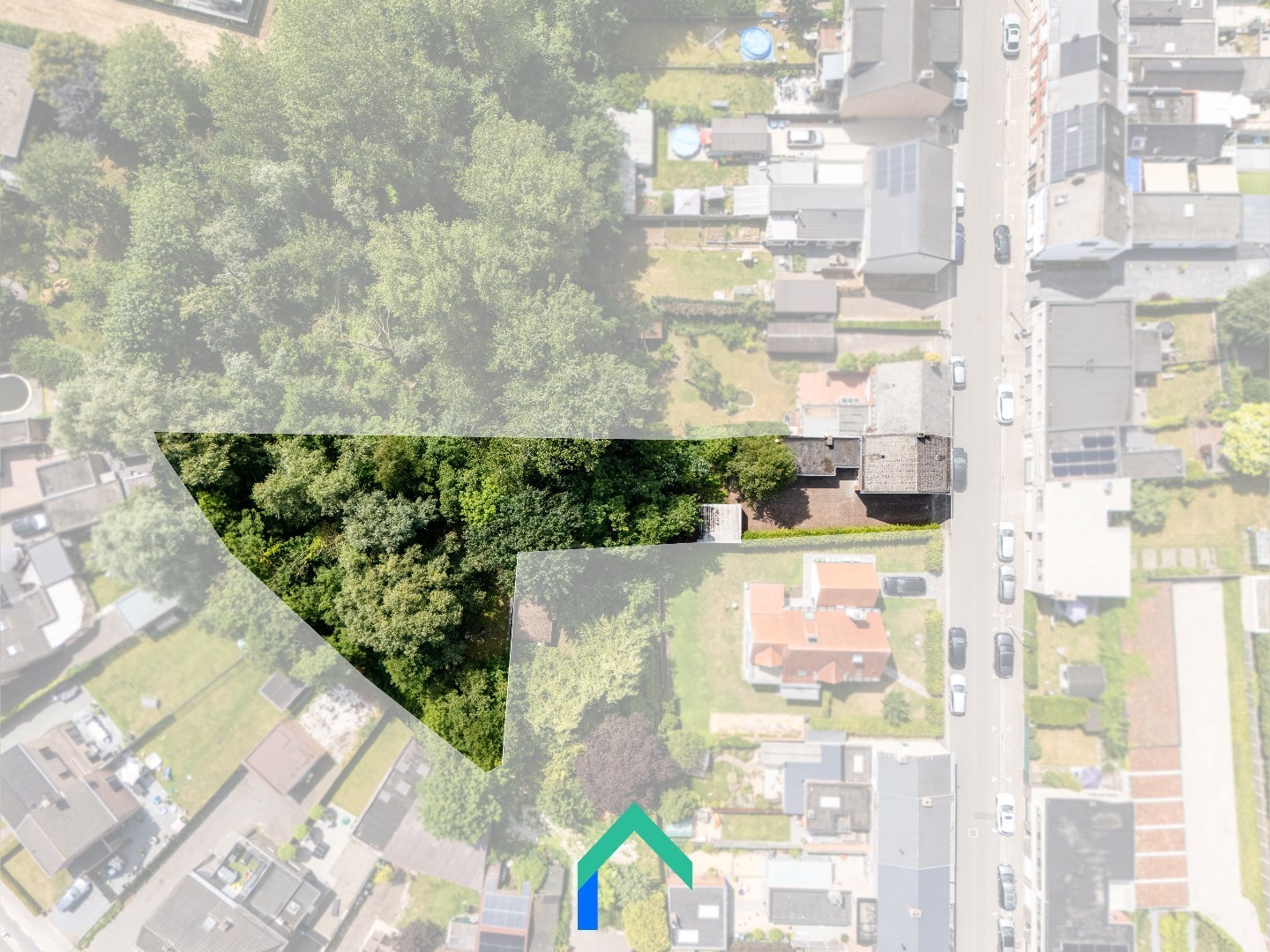 Te renoveren woning op ruim perceel met magazijn in Wetteren - foto 1