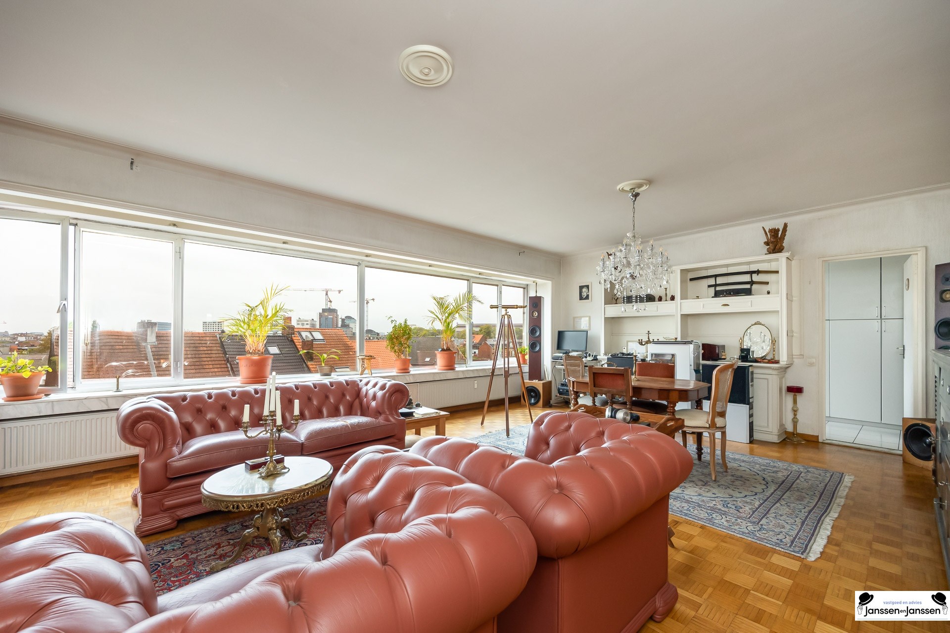 Ruim en lichtrijk appartement van 126 m² met terras in het hart van Borgerhout - foto 4