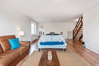 Bijzonder ruime vakantiewoning naast domein 't Zeegenoegen. Mooie en rustige ligging vlakbij de duinen, natuurgebied De Doornpanne en zwem-...