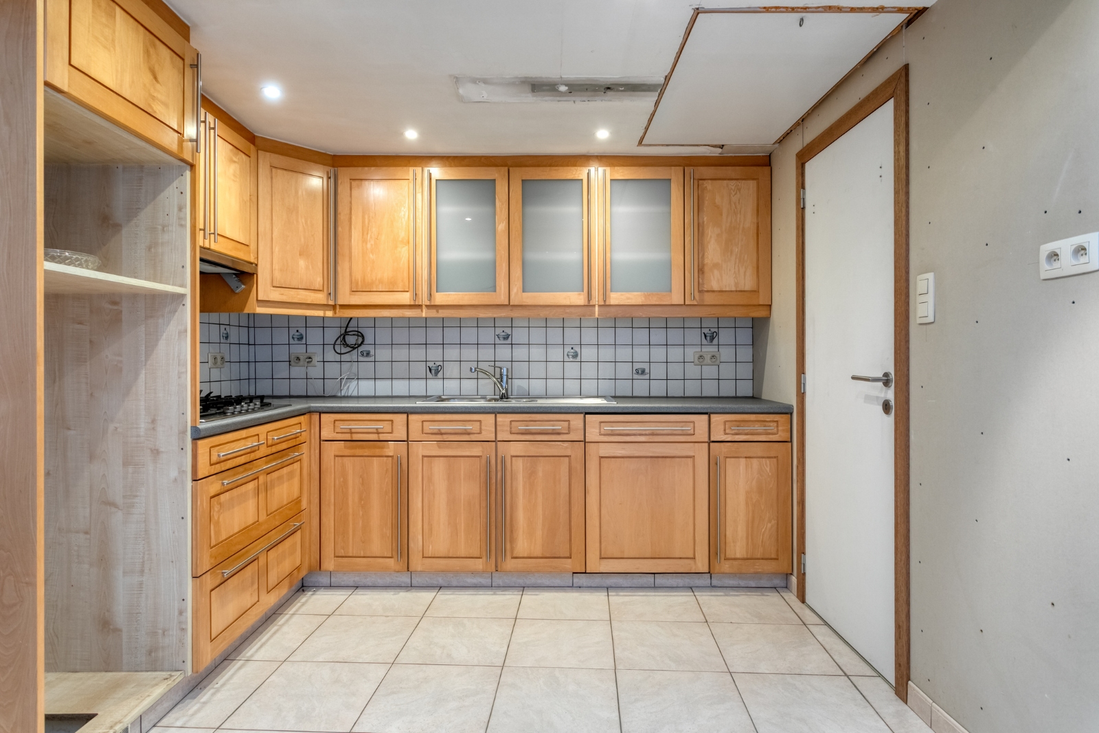 Verder op te knappen stadswoning met 3 slaapkamers en tuin - foto 5