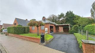 Gerenoveerde vrijstaande 3-slaapkamerwoning met GARAGE en TUIN, zeer rustig gelegen in een Cul-de-sac straat in een aangename woonwijk van...