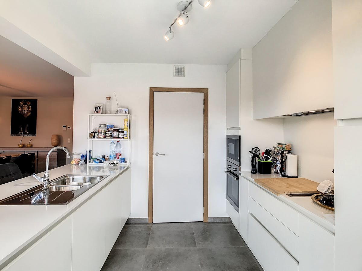 Apartment with terrace and garage for rent in Ypres - photo 5